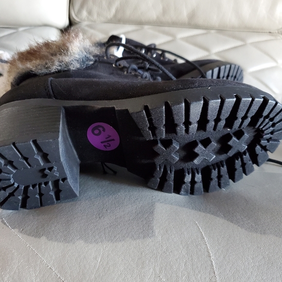 Boots - Picture 2 of 3